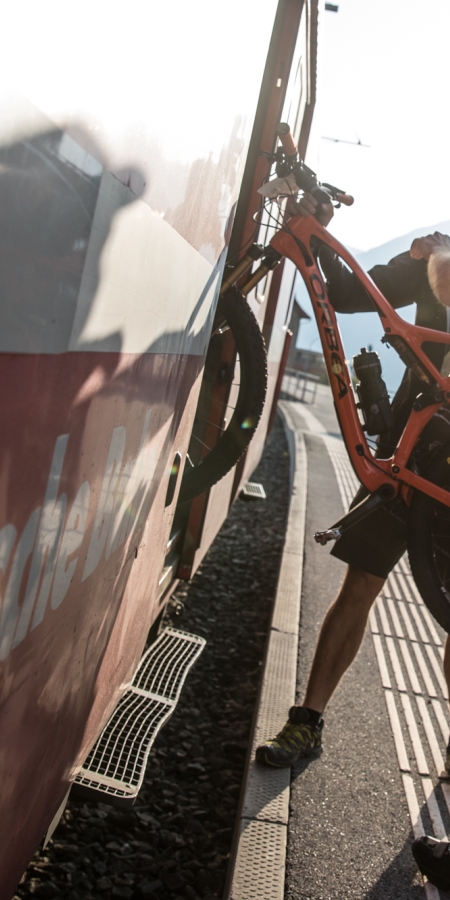 Nationalpark Bike-Marathon - Transport mit der RhB