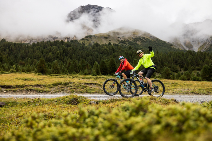 Joy while biking in Val Mora. Picture: Dominik Täuber. Joy while biking in Val Mora. Picture: Dominik Täuber.